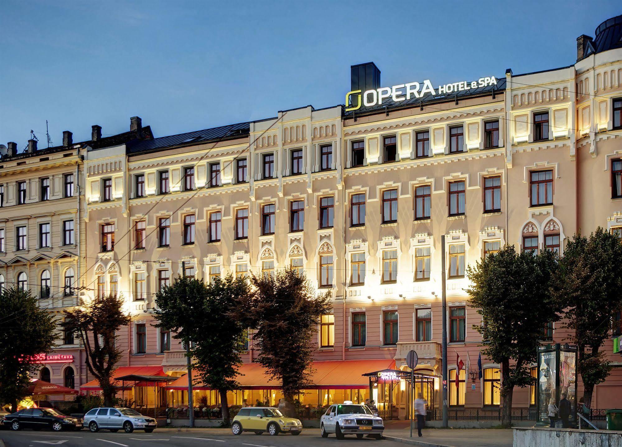 Opera Hotel Riga Bagian luar foto